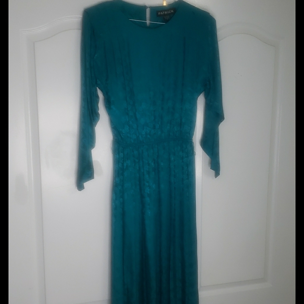 Knee length modest vintage dress